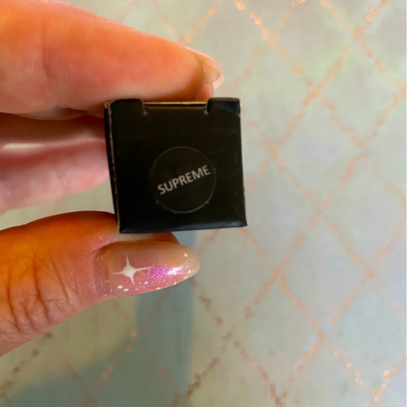 Laritzy Makeup Bundle  - Lip Liner - Lip Colours - Brand new and never opened! - Picture 6 of 8